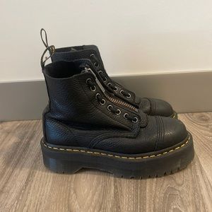 Pre-loved Dr Martens Boots